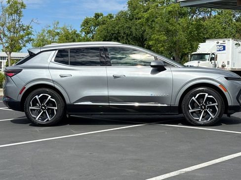 Used 2025 Chevrolet Equinox EV LT w/ Convenience Package image 10