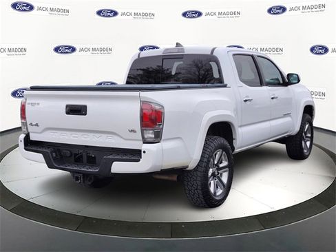 Used 2017 Toyota Tacoma Limited w/ Tow Package image 5