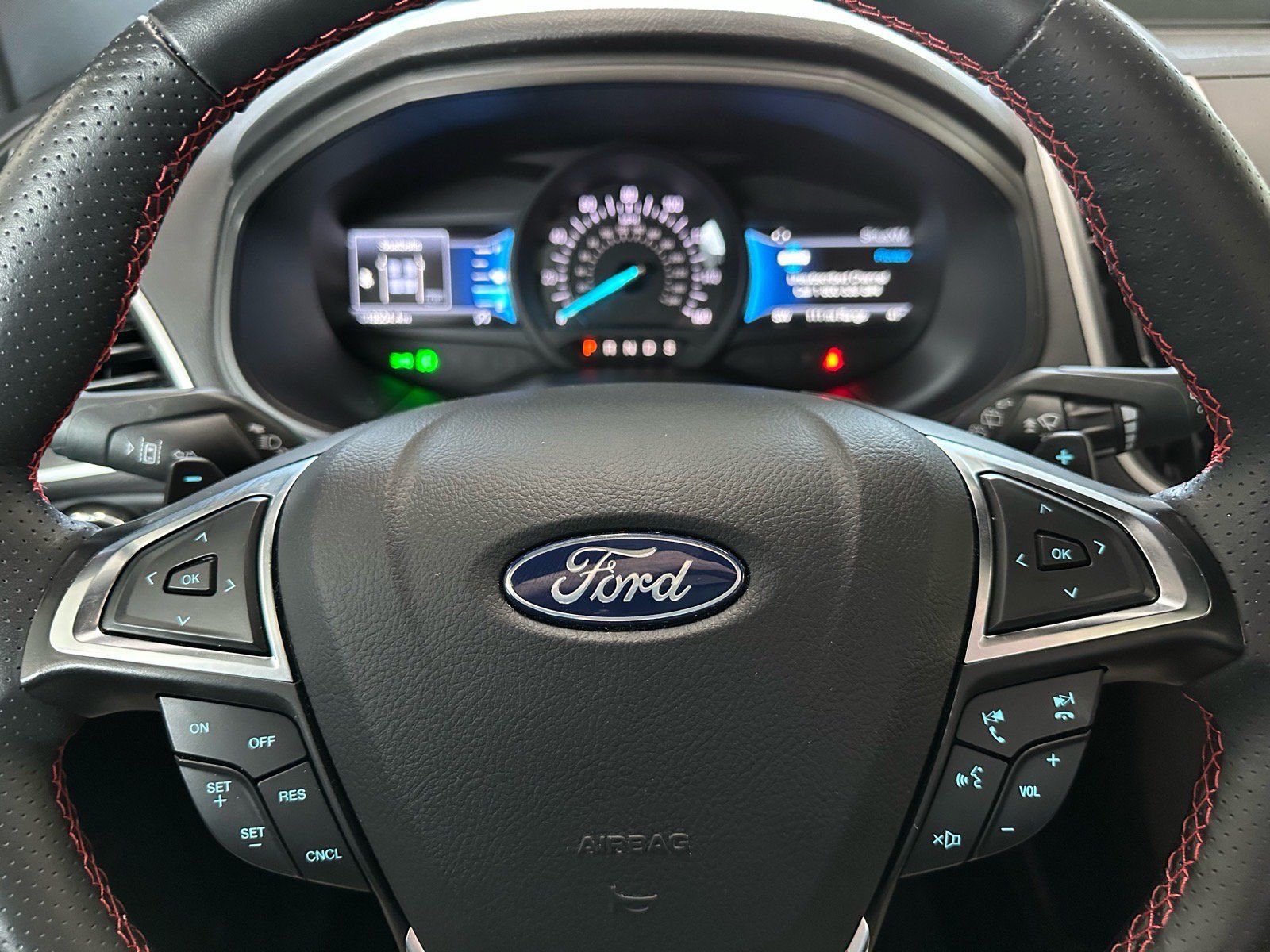 Certified 2024 Ford Edge ST-Line w/ Class II Trailer Tow Package AWD/4WD image 33