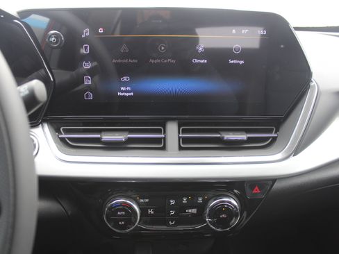 New 2026 Chevrolet Trax LT image 12