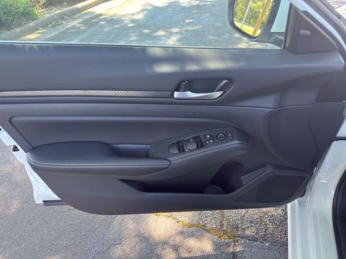 New 2025 Nissan Altima 2.5 SV image 15