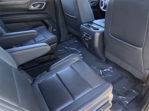 Used 2023 Chevrolet Suburban Z71 w/ Luxury Package image 15