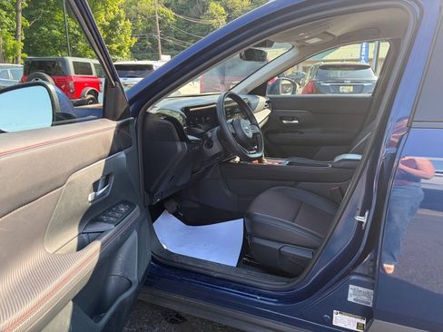 Used 2025 Nissan Kicks SR w/ Interior Electronics Package AWD/4WD image 11