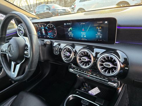 Used 2019 Mercedes-Benz A 220 4MATIC image 32