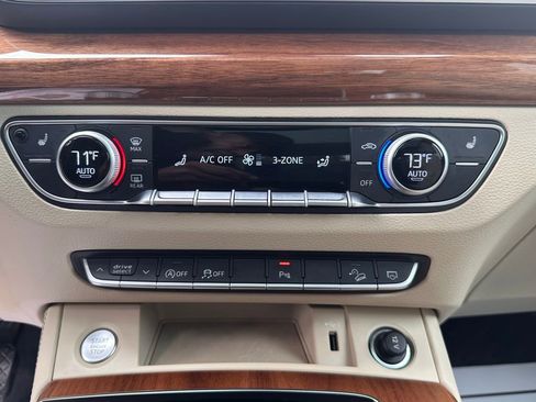 Used 2022 Audi Q5 2.0T Premium Plus w/ Premium Plus Package AWD/4WD image 26