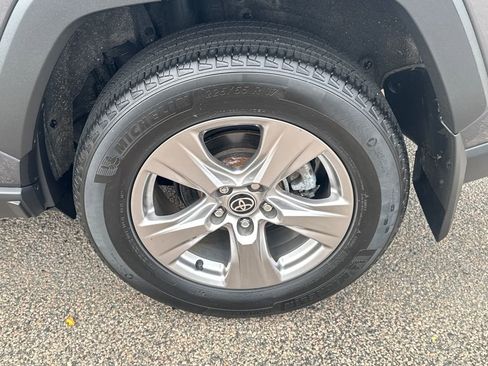 Used 2022 Toyota RAV4 XLE image 41