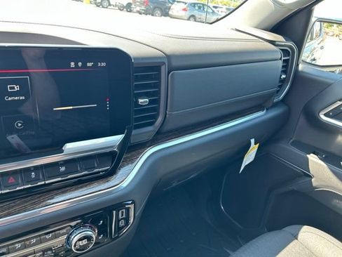 New 2026 GMC Sierra 1500 SLE w/ Preferred Package AWD/4WD image 4