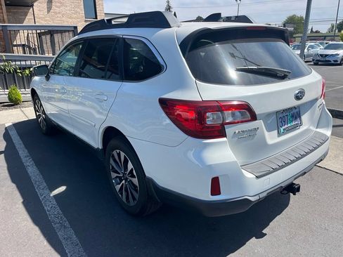 Used 2016 Subaru Outback 3.6R Limited AWD/4WD image 3