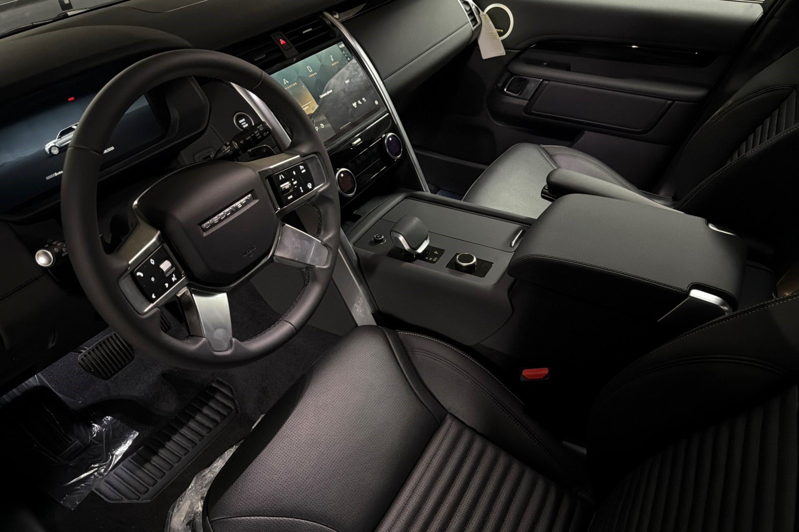 New 2026 Land Rover Discovery S AWD/4WD image 4
