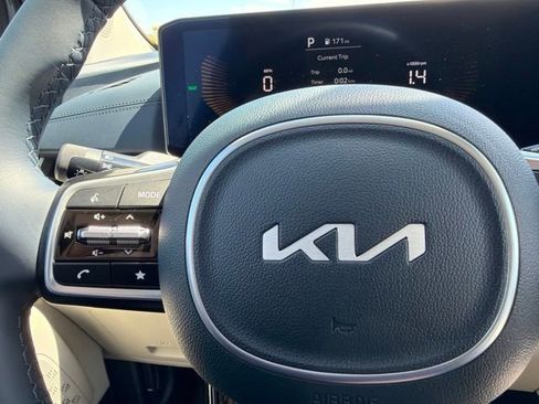 New 2026 Kia Carnival EX FWD image 23