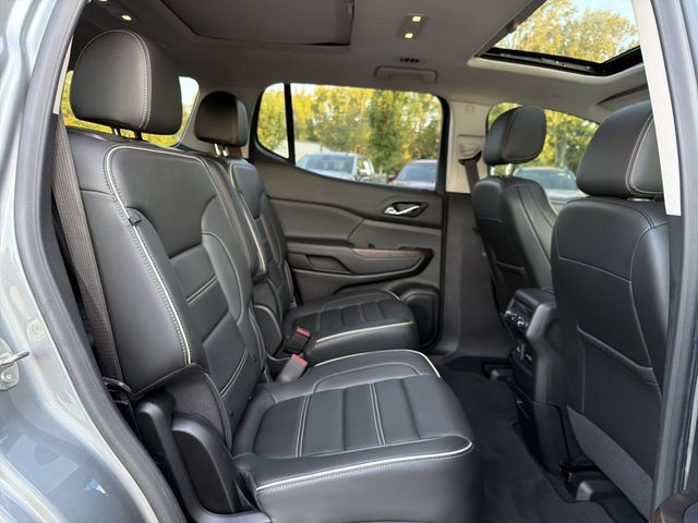 Used 2023 GMC Acadia Denali w/ Denali Ultimate Package FWD image 18