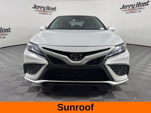 Used 2023 Toyota Camry XSE FWD image 4