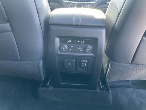 Used 2023 Chevrolet Traverse Premier AWD/4WD image 37