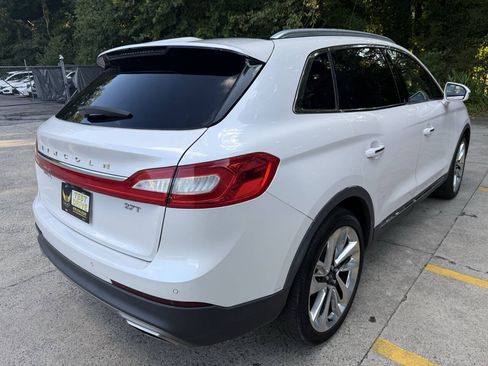Used 2018 Lincoln MKX Reserve w/ Driver Assistance Package FWD image 3