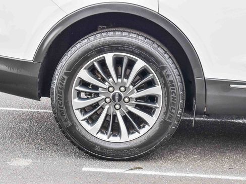 Used 2022 Lincoln Nautilus Reserve w/ Luxury Package image 11