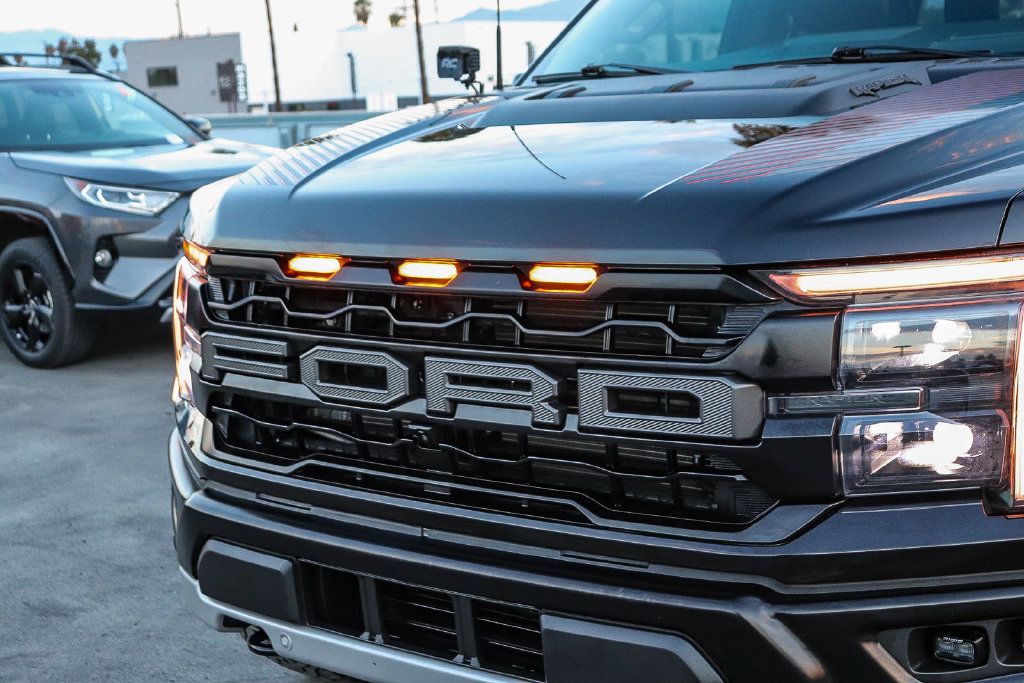Used 2025 Ford F150 Raptor AWD/4WD image 6