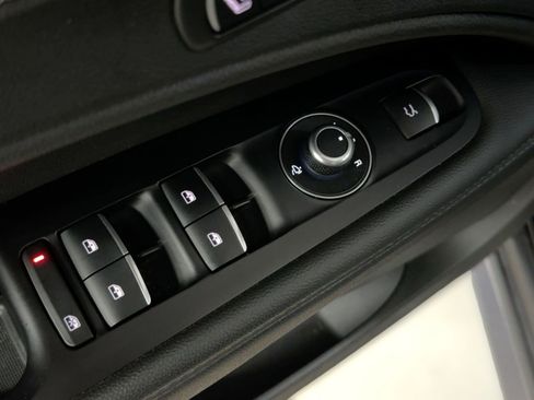 Used 2024 Alfa Romeo Stelvio Ti image 13