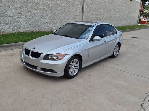 Used 2006 BMW 325i Sedan RWD image 2