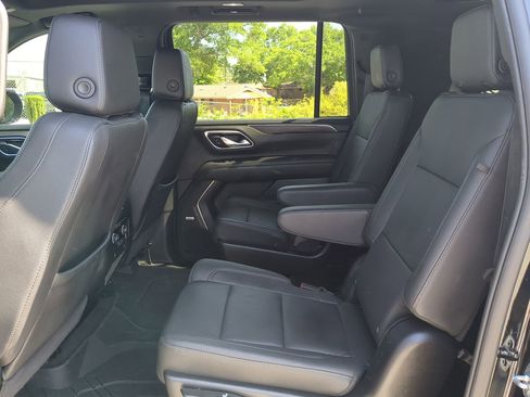 Used 2024 Chevrolet Suburban Z71 w/ Z71 Off-Road Package AWD/4WD image 12