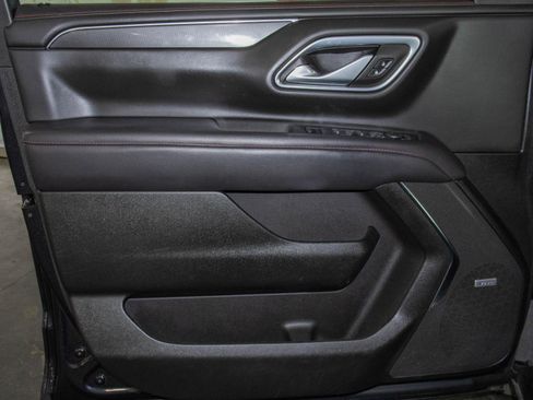 Used 2022 Chevrolet Suburban RST w/ Luxury Package image 10