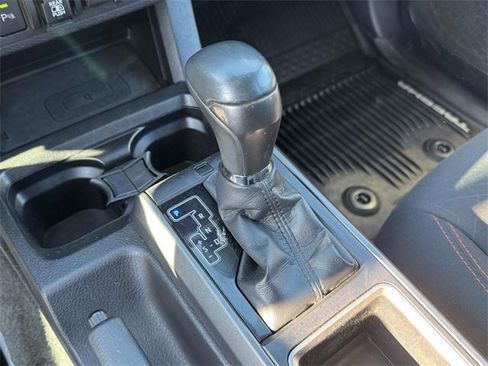 Used 2020 Toyota Tacoma TRD Off-Road w/ Technology Package image 8