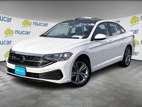 Used 2024 Volkswagen Jetta SE w/ Panoramic Sunroof Package image 3