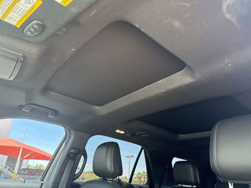 Used 2018 Ford Explorer XLT w/ Equipment Group 202A AWD/4WD image 27