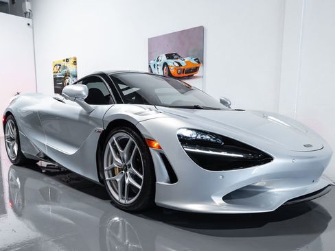 Used 2024 McLaren 750S image 3