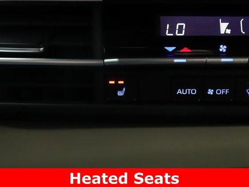 Used 2022 Toyota Sienna XLE image 4