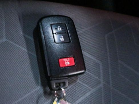 Used 2021 Toyota Tacoma TRD Sport w/ Technology Package RWD image 19