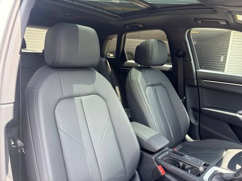 Certified 2025 Audi Q3 2.0T Premium w/ Convenience Package AWD/4WD image 18