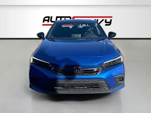Used 2023 Honda Civic Sport image 2