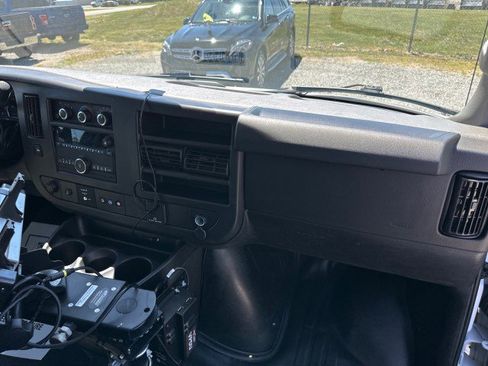 Used 2021 Chevrolet Express 2500 RWD image 35
