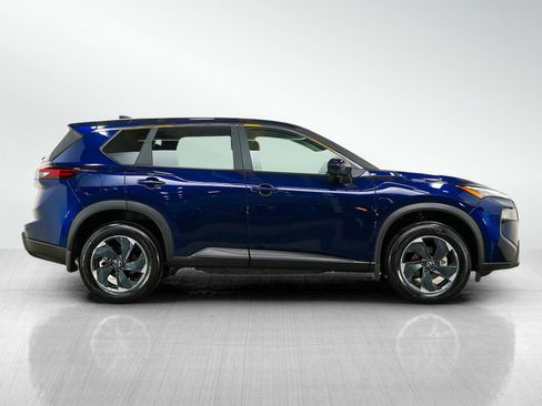 Used 2025 Nissan Rogue SV AWD/4WD image 6