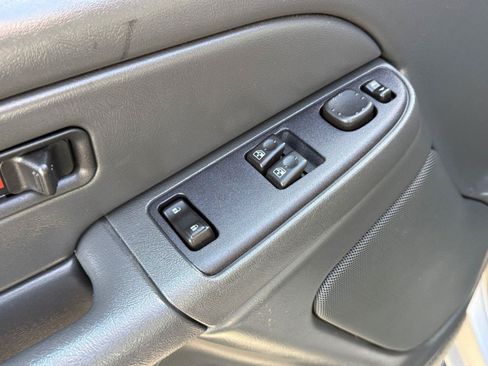 Used 2004 Chevrolet Silverado 1500 4x4 Regular Cab w/ Light Duty Power Package image 14
