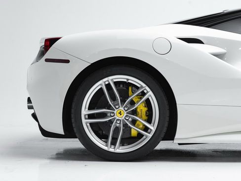 Used 2016 Ferrari 488 GTB Base image 67