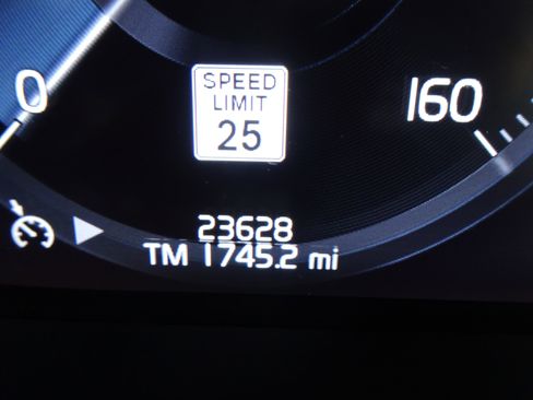 Used 2021 Volvo S60 T6 Momentum w/ Climate Package image 29