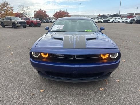Used 2018 Dodge Challenger SXT w/ Super Sport Group (SS/T) image 10
