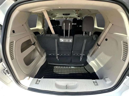 Used 2018 Chrysler Pacifica Touring Plus w/ Tire & Wheel Group image 44