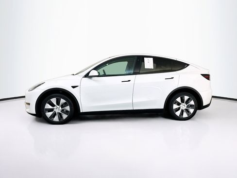 Used 2022 Tesla Model Y Long Range image 4