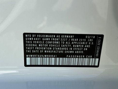 Used 2018 Volkswagen e-Golf SE image 26