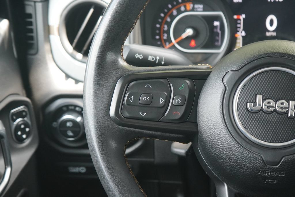 Used 2024 Jeep Gladiator Sport AWD/4WD image 16