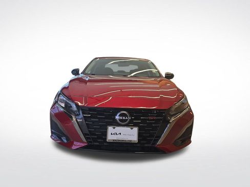 Used 2024 Nissan Altima 2.5 SR w/ SR Premium Package FWD image 12