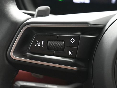 Certified 2025 Porsche Cayenne E-Hybrid AWD/4WD image 20