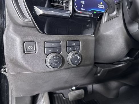 Used 2025 Chevrolet Silverado 1500 LT AWD/4WD image 18