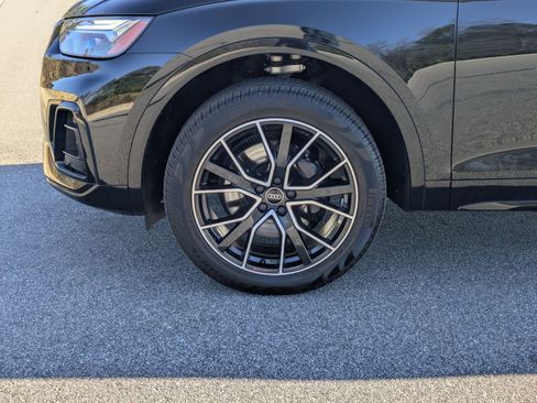 Used 2024 Audi SQ5 Premium Plus w/ Premium Plus Package image 34