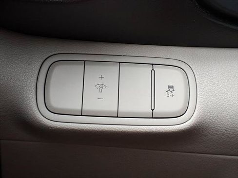 Used 2025 Hyundai Venue SEL FWD image 15
