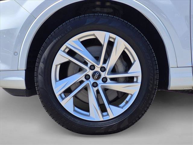 Used 2022 Audi Q7 3.0T Premium Plus w/ Premium Plus Package AWD/4WD image 23