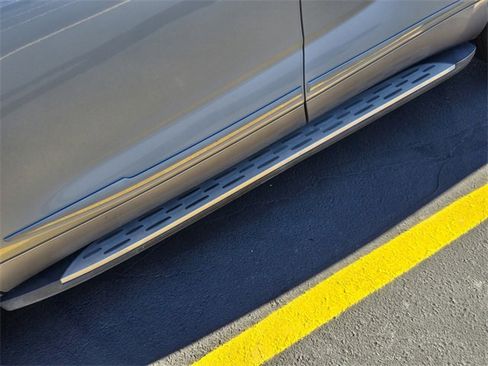 Used 2021 Toyota Highlander Platinum image 4