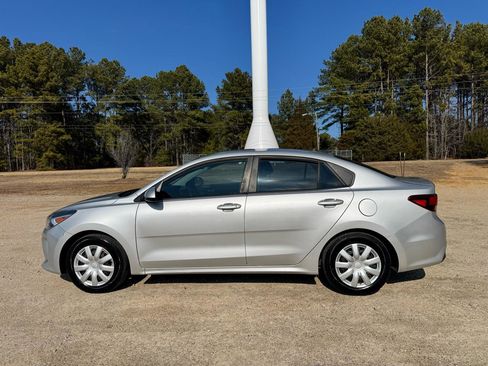 Used 2019 Kia Rio S image 9